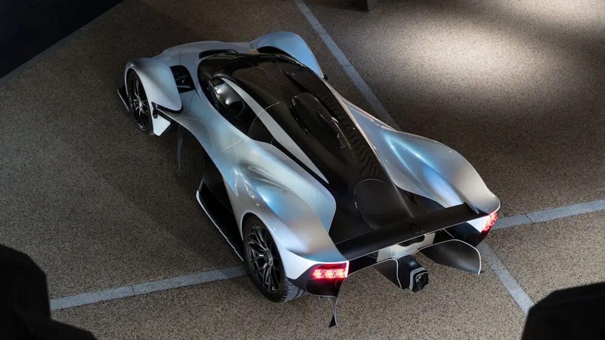 Aston Martin Valkyrie clubforman.com 2