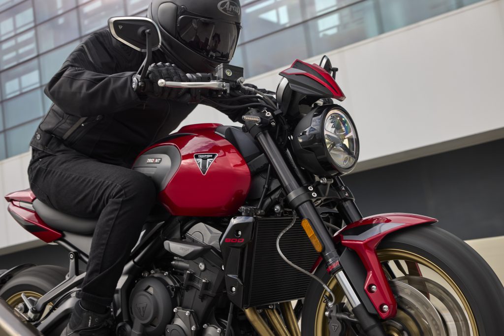 triumph trident 800
