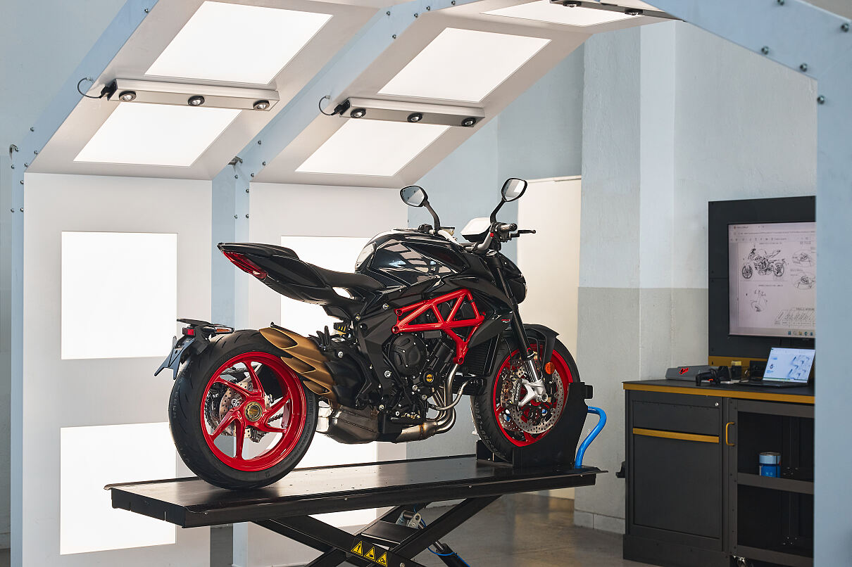 Brutale 800 Nero Carbonio