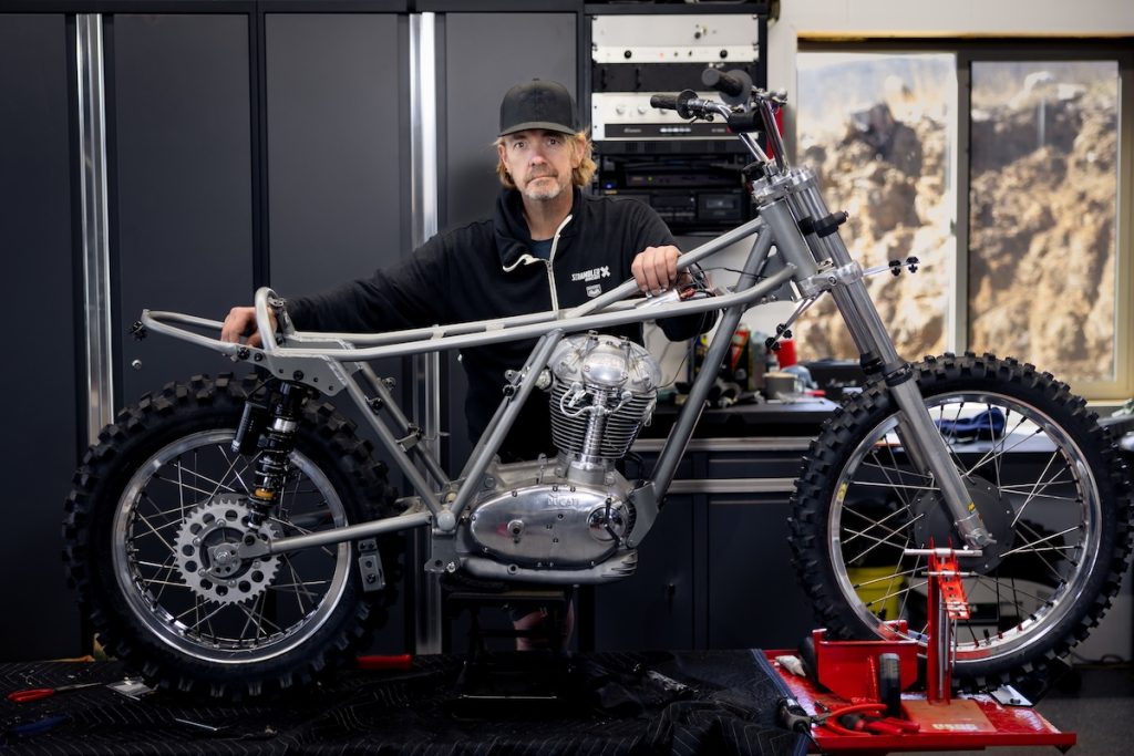 Jason Chinnock Races a ’71 Ducati 450 R/T Desmo