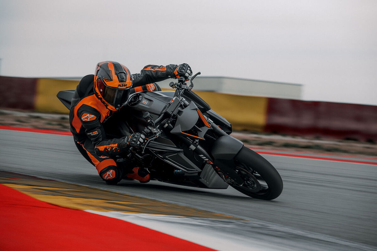 2026 KTM 1390 Super Duke RR Track