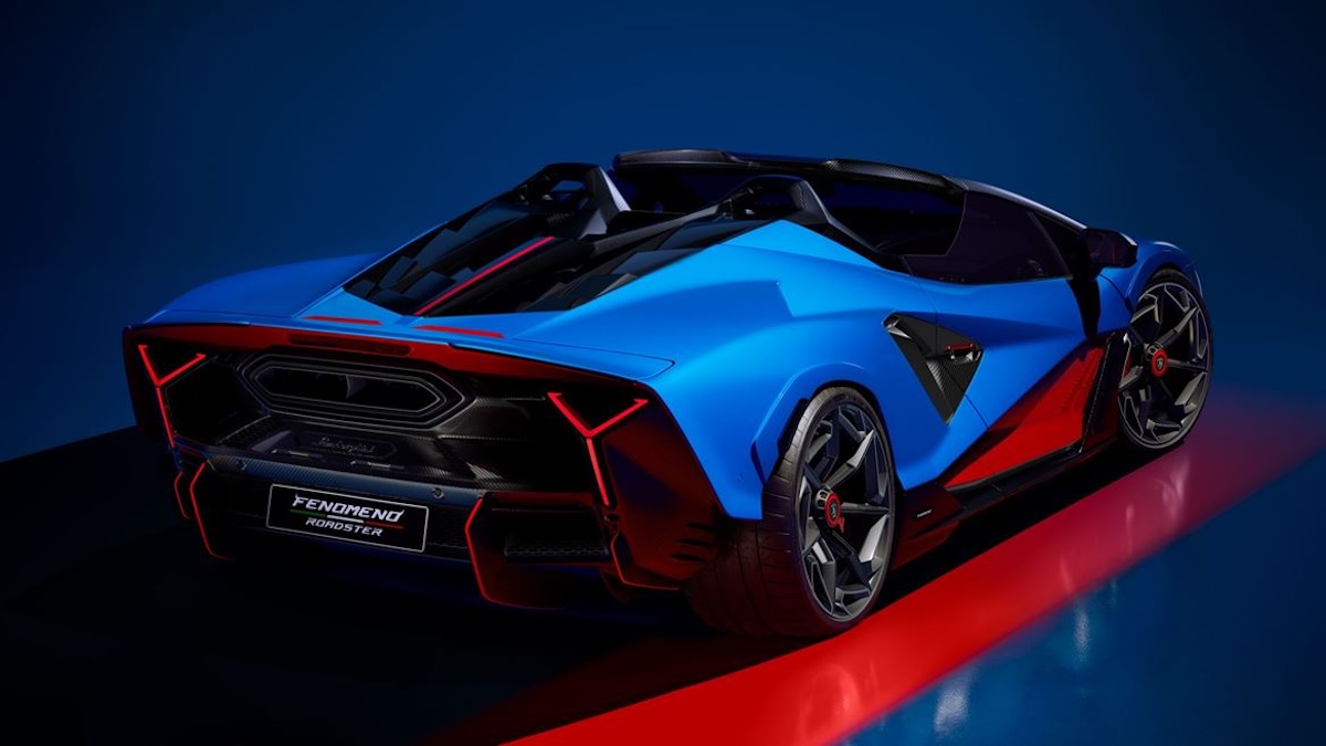 Rear three-quarter view of the Lamborghini Fenomeno Roadster showing the integrated Speedster humps and quad exhaust