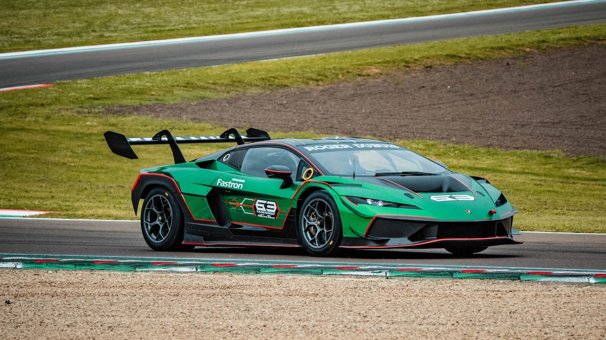 Lamborghini Temerario Super Trofeo side profile showing aerodynamic body and rear wing on track
