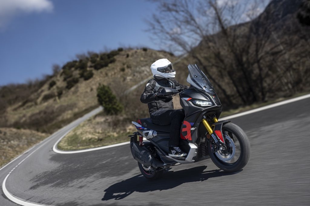 Aprilia SR GT 400